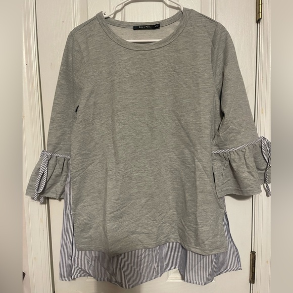 Doe & Rae Tops - S94 Doe & Rae Gray and White Blouse